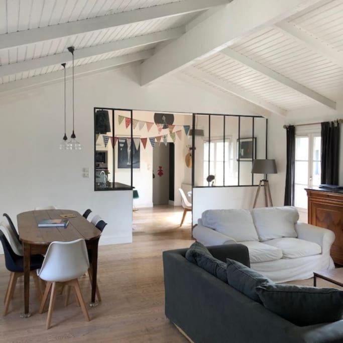 Maison Vendeenne A 5 Min Du Bord De Mer Saint-Hilaire-la-Forêt エクステリア 写真