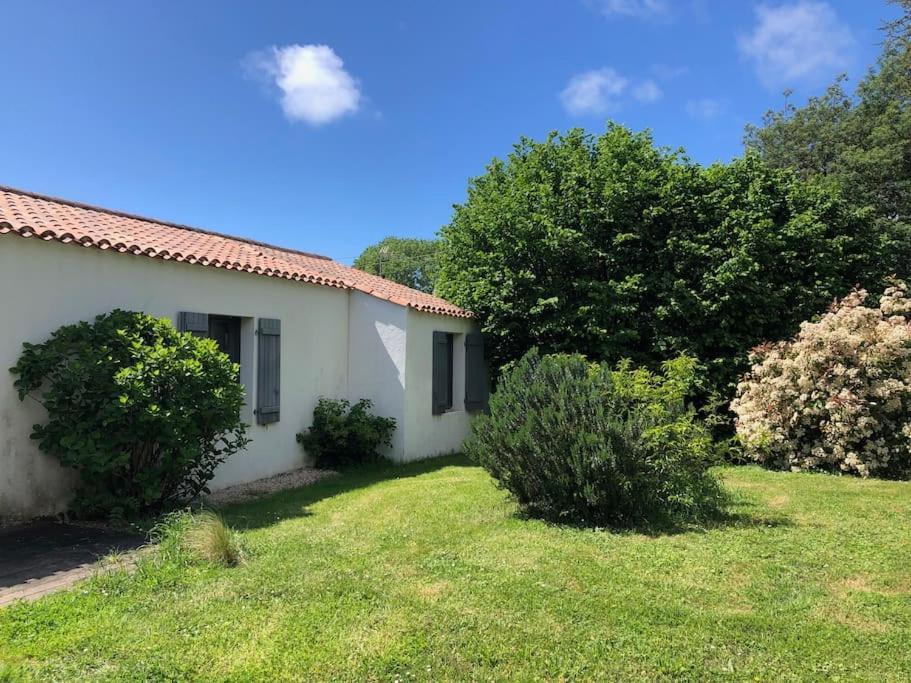 Maison Vendeenne A 5 Min Du Bord De Mer Saint-Hilaire-la-Forêt エクステリア 写真