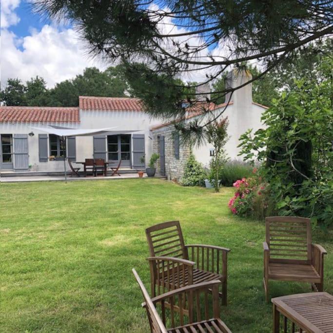 Maison Vendeenne A 5 Min Du Bord De Mer Saint-Hilaire-la-Forêt エクステリア 写真